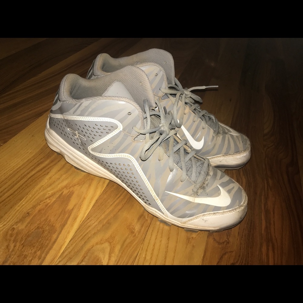 Nike cleats - Picture 2 of 4